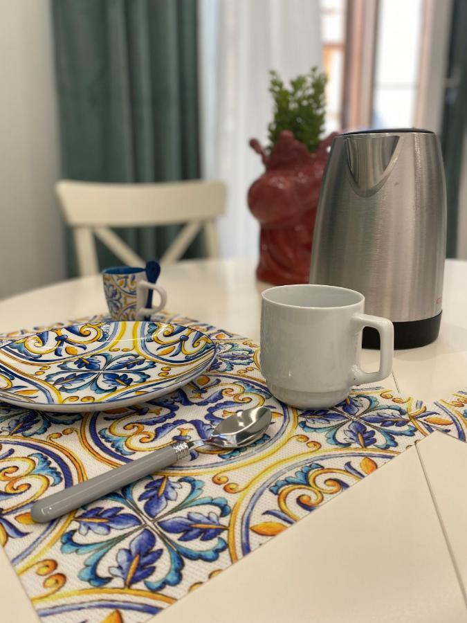 Apartament La Lumaca Kalsa Palermo Bagian luar foto