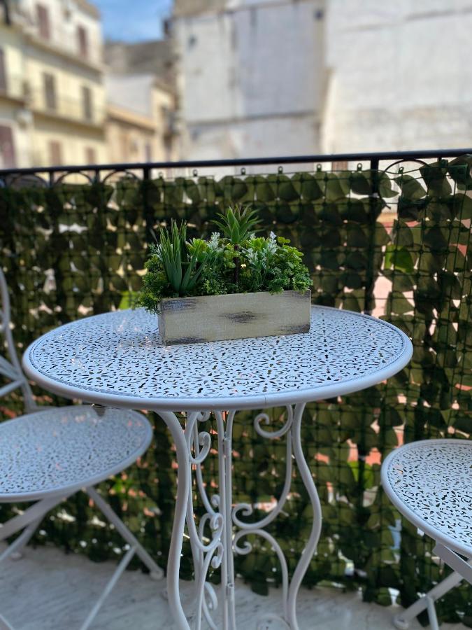 Apartament La Lumaca Kalsa Palermo Bagian luar foto